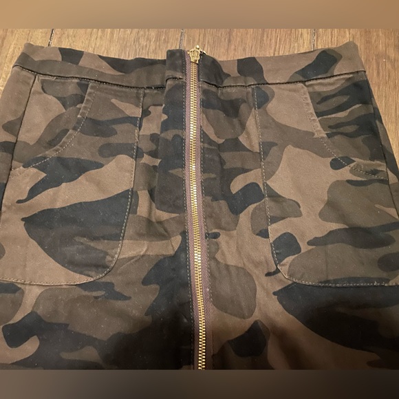 Soho two piece skirt set - Picture 7 of 9